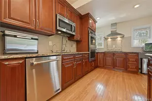 2998 Joyce Ln, Merrick, NY 11566 - Photo 8