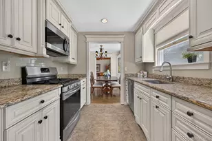 52 Cameron Dr, Huntington, NY 11743 - Photo 10