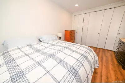 271 N Newbridge Road #2C, Levittown, NY 11756 - Photo 8