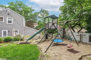 7 Cedar Ln, Glen Head, NY 11545 - Photo 32