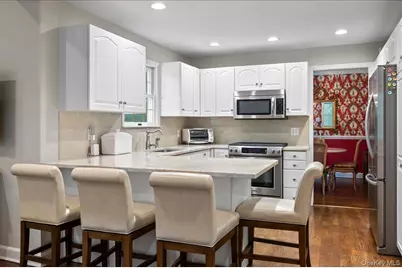 35 Mount Joy Avenue, Scarsdale, NY 10583 - Photo 10