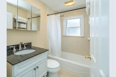 23 Phillips Road, Glen Cove, NY 11542 - Photo 18