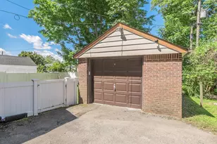 23 Phillips Rd, Glen Cove, NY 11542 - Photo 36