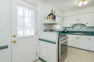 23 Phillips Rd, Glen Cove, NY 11542 - Photo 10