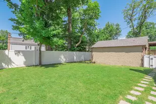 23 Phillips Rd, Glen Cove, NY 11542 - Photo 32