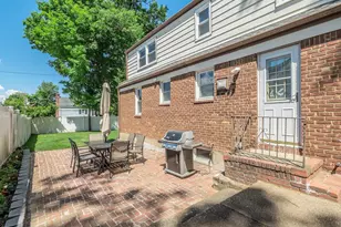 23 Phillips Rd, Glen Cove, NY 11542 - Photo 34