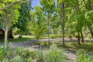 733 Herricks Ln, Jamesport, NY 11901 - Photo 10