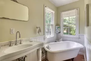 733 Herricks Ln, Jamesport, NY 11901 - Photo 8