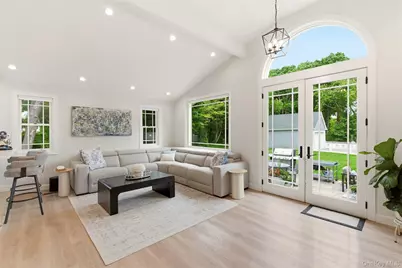 238 Woodlawn Avenue, Saint James, NY 11780 - Photo 16
