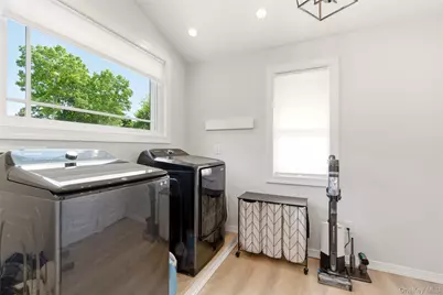238 Woodlawn Avenue, Saint James, NY 11780 - Photo 14
