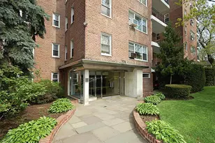 2711 Henry Hudson Pkwy, Bronx, NY 10463 - Photo 16