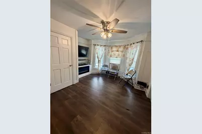 10204 97th Avenue, Ozone Park, NY 11416 - Photo 4