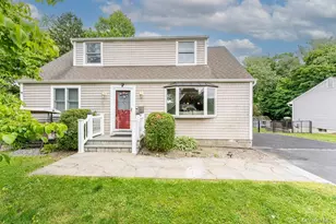 22 Oakbrook Rd, Ossining, NY 10562 - Photo 2