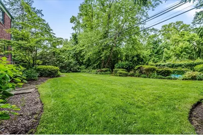 8 Parkside Drive, Great Neck, NY 11021 - Photo 30
