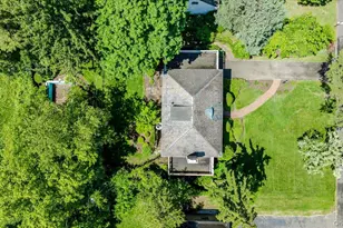8 Parkside Dr, Great Neck, NY 11021 - Photo 28