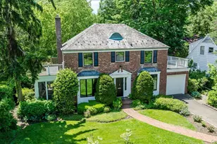 8 Parkside Dr, Great Neck, NY 11021 - Photo 2