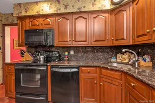 163-67 166th St, Flushing, NY 11358 - Photo 6