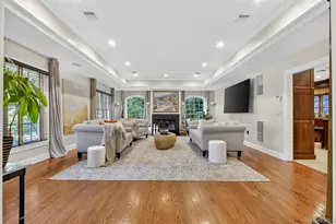 125 Mimosa Dr, East Hills, NY 11576 - Photo 4