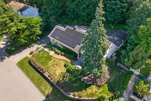 125 Mimosa Dr, East Hills, NY 11576 - Photo 2