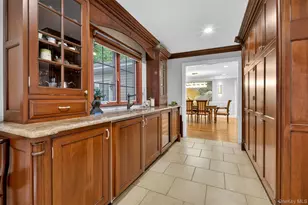 125 Mimosa Dr, East Hills, NY 11576 - Photo 16