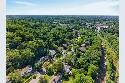 125 Mimosa Drive, East Hills, NY 11576 - Photo 38