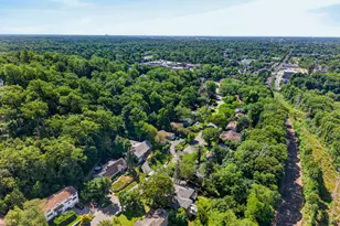 125 Mimosa Dr, East Hills, NY 11576 - Photo 38