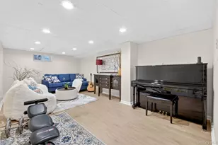 125 Mimosa Dr, East Hills, NY 11576 - Photo 26