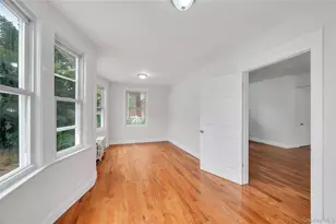 104-04 202nd St, Saint Albans, NY 11412 - Photo 34