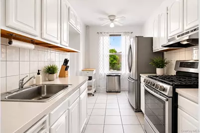 472 Gramatan Avenue #CC3, Bldg 6, Mount Vernon, NY 10552 - Photo 4