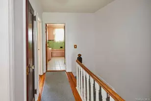 61-57 77th Pl, Middle Village, NY 11379 - Photo 4