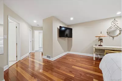 6 Wimbledon Drive, Roslyn, NY 11576 - Photo 14