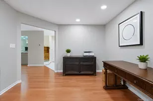 6 Wimbledon Dr, Roslyn, NY 11576 - Photo 18