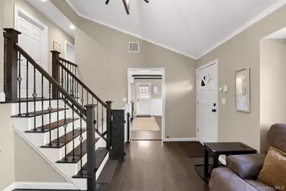 300 W 24th Street, Deer Park, NY 11729 - Photo 8
