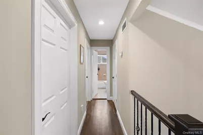 300 W 24th Street, Deer Park, NY 11729 - Photo 22