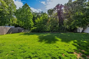 300 W 24th St, Deer Park, NY 11729 - Photo 44
