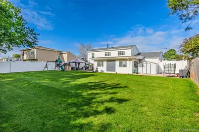 300 W 24th Street, Deer Park, NY 11729 - Photo 40