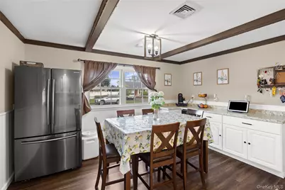 300 W 24th Street, Deer Park, NY 11729 - Photo 12
