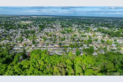 300 W 24th Street, Deer Park, NY 11729 - Photo 46