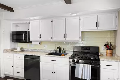 300 W 24th Street, Deer Park, NY 11729 - Photo 16