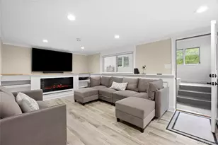 300 W 24th St, Deer Park, NY 11729 - Photo 26