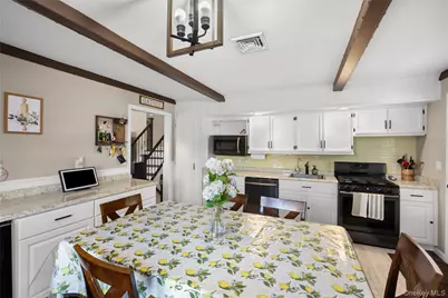 300 W 24th Street, Deer Park, NY 11729 - Photo 14