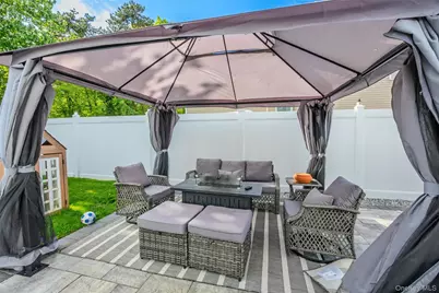 300 W 24th Street, Deer Park, NY 11729 - Photo 38