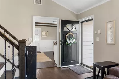 300 W 24th Street, Deer Park, NY 11729 - Photo 2
