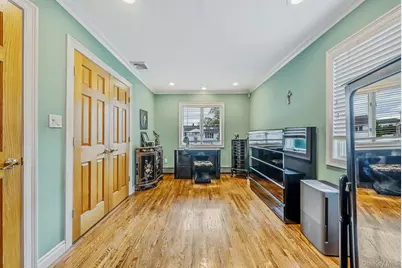 3075 Hewlett Avenue, Merrick, NY 11566 - Photo 22