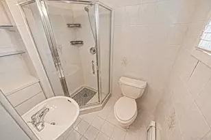3075 Hewlett Ave, Merrick, NY 11566 - Photo 24