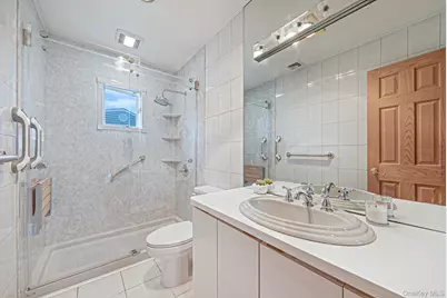 3075 Hewlett Avenue, Merrick, NY 11566 - Photo 16