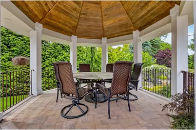5 Glen Hill Court, Dix Hills, NY 11746 - Photo 38