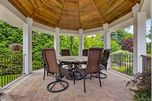 5 Glen Hill Ct, Dix Hills, NY 11746 - Photo 38