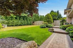 5 Glen Hill Ct, Dix Hills, NY 11746 - Photo 34