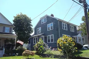 46 Sterling Ct, Huntington, NY 11743 - Photo 2
